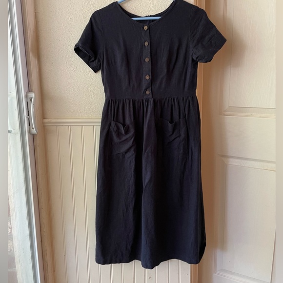Dresses & Skirts - Black dress size S